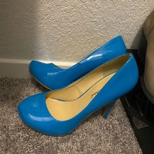 Blue pumps. Classy pair of heels size 6